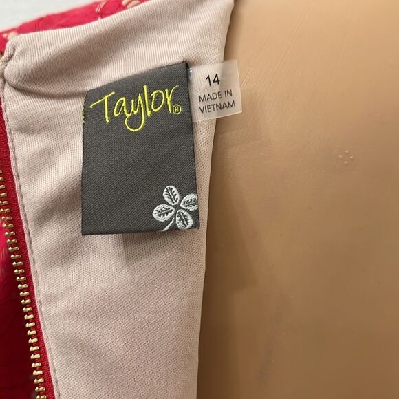 Taylor Elegant Red Floral Lace Dress Scoop Neck Short Sleeve Midi Size 14 New - Picture 10 of 14